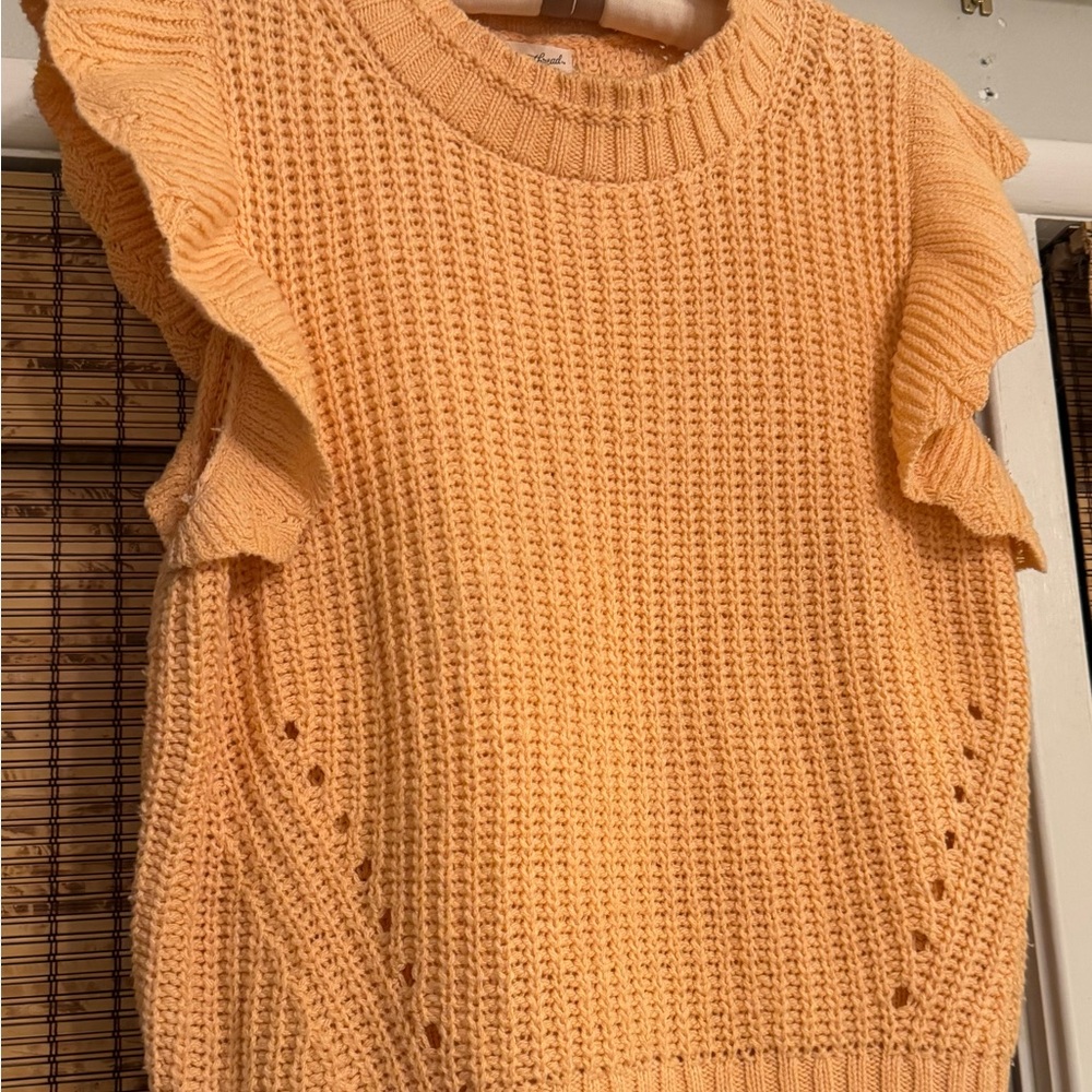Universal Thread Women's Ruffled Knit Sweater - Peach